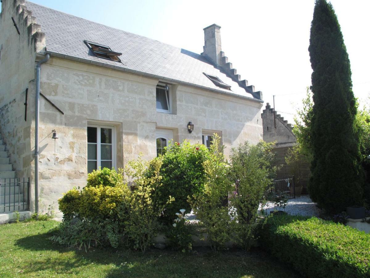 Holiday home La Maison Des Chiens Rouges *